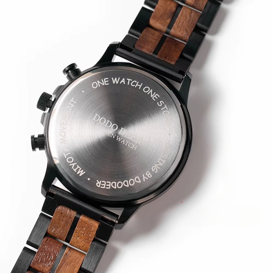 MONTRE AKENOR